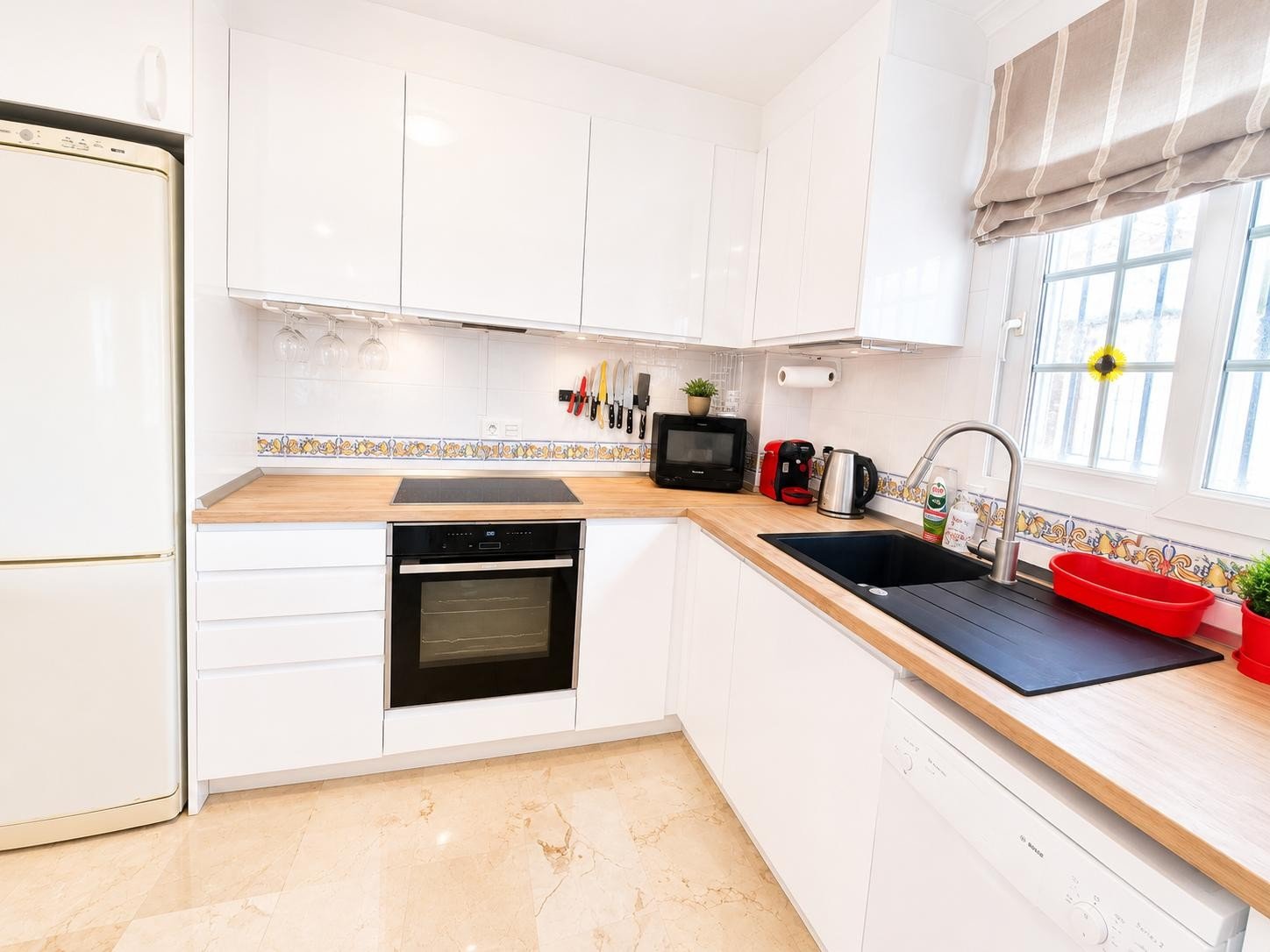   Welcome to this beautifully presented 2-bedroom, 2-bathroom first floor apartment, ideally situated in the highly desirable area of Los Dolses, perf