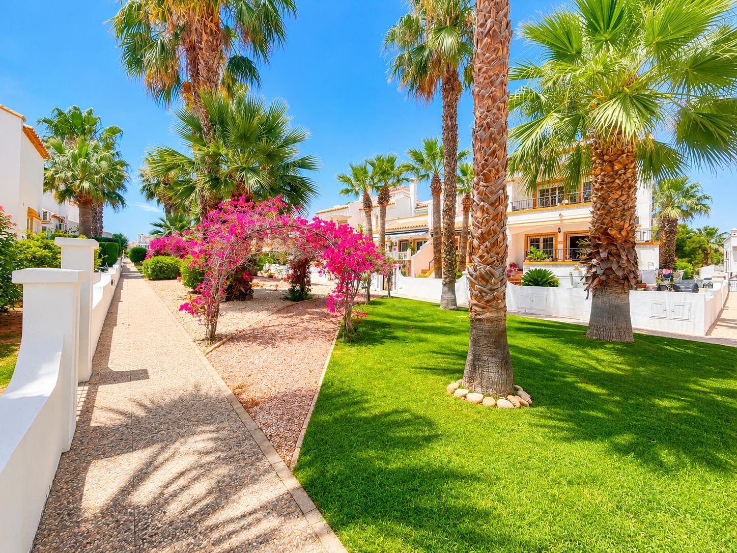   Welcome to this beautifully presented 2-bedroom, 2-bathroom first floor apartment, ideally situated in the highly desirable area of Los Dolses, perf