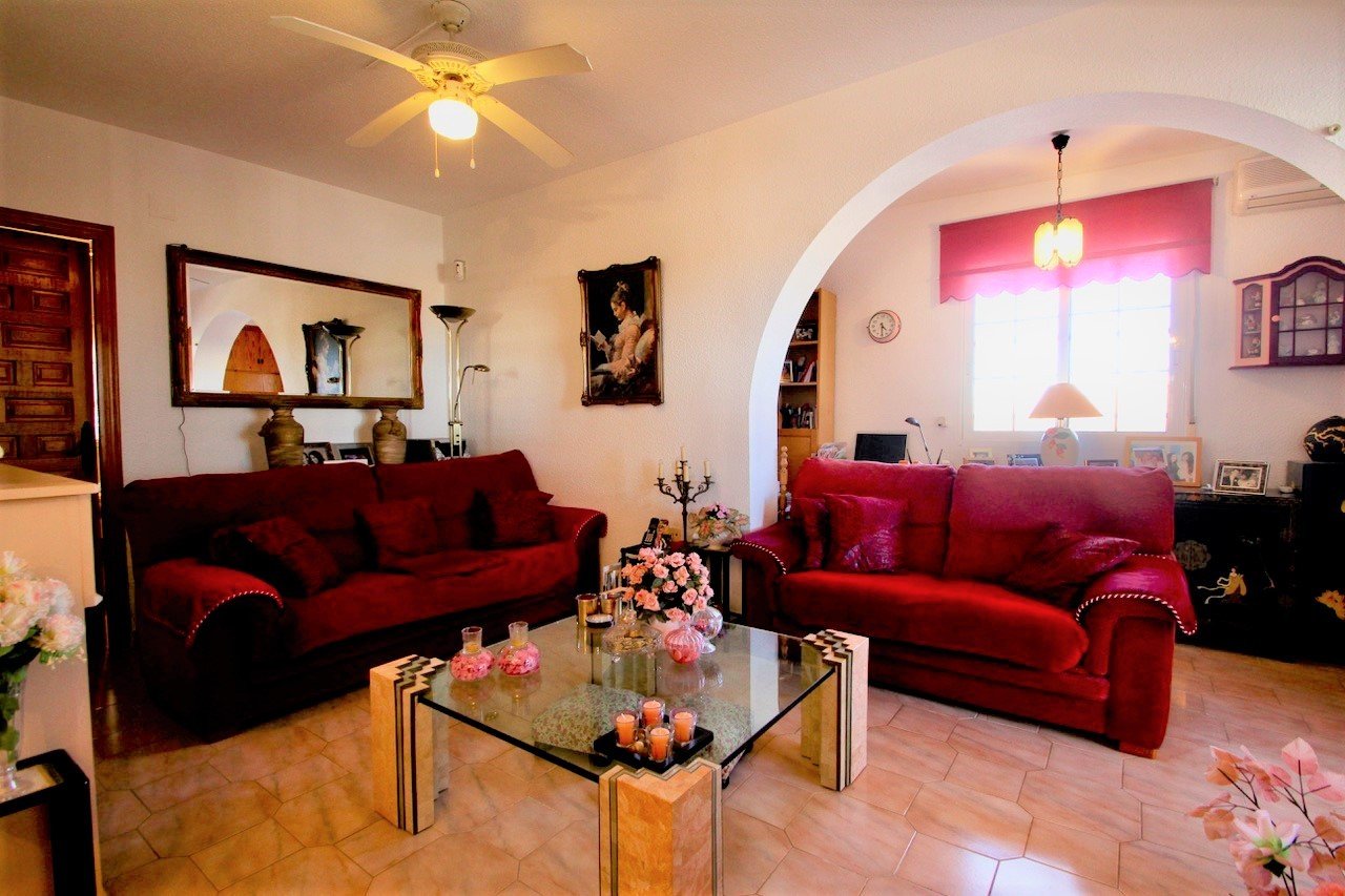 Detached villa with panoramic views
Detached villa with panoramic views over the surrounding area located in Villamartin
The pro