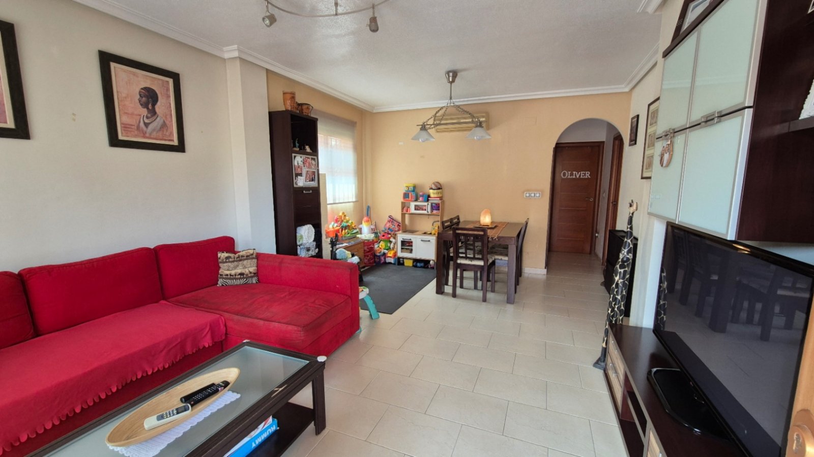 Charmante 2-Schlafzimmer-Villa in Aguas Nuevas, Sektor 25 - Torrevieja

Diese reizende, nach Südosten ausgerichtete, unabh