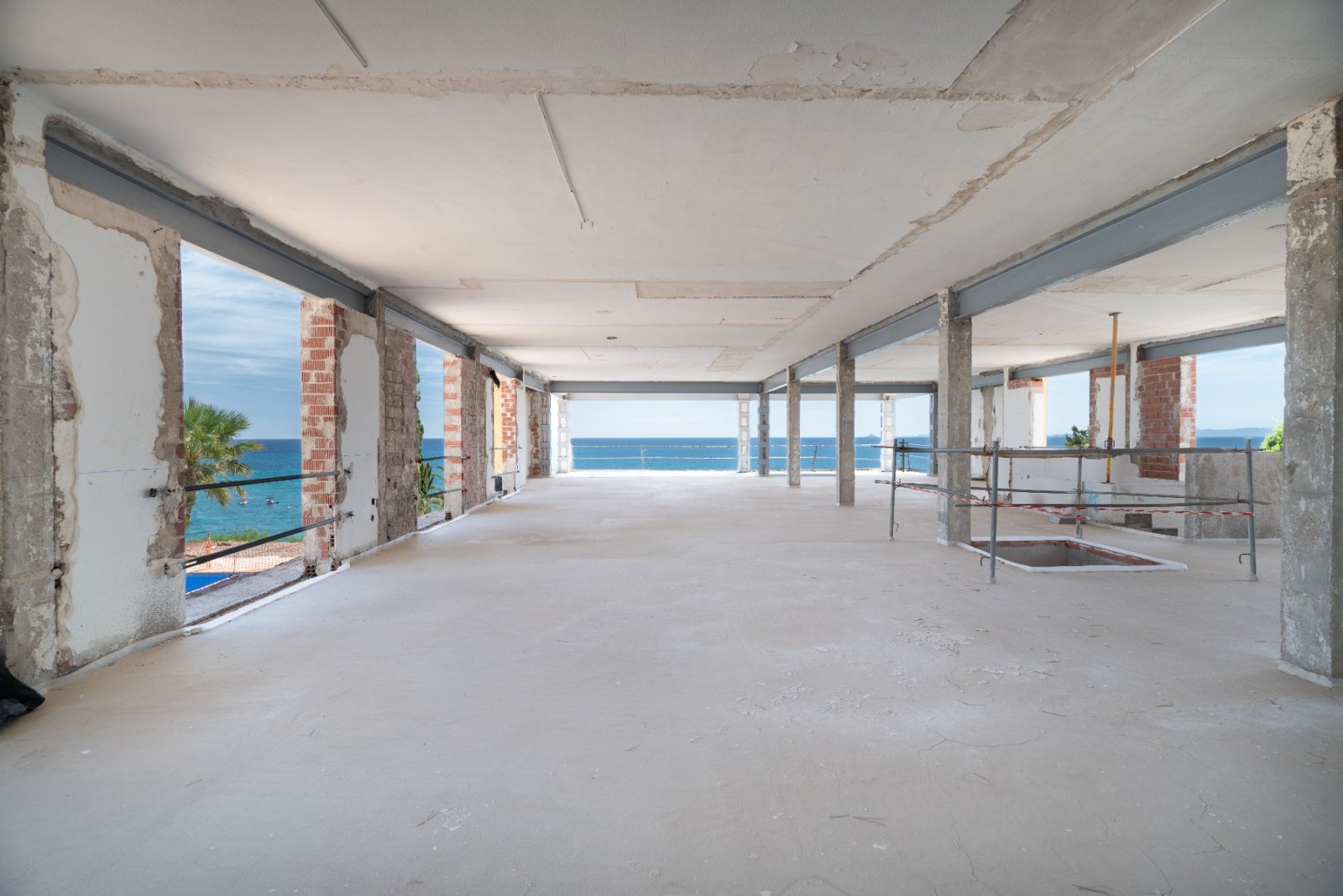 857Das letzte verfügbare Strandgrundstück in Cabo Roig steht zum Verkauf. Traumhafte Aussicht und Top-Lage!

Eine alte Vil