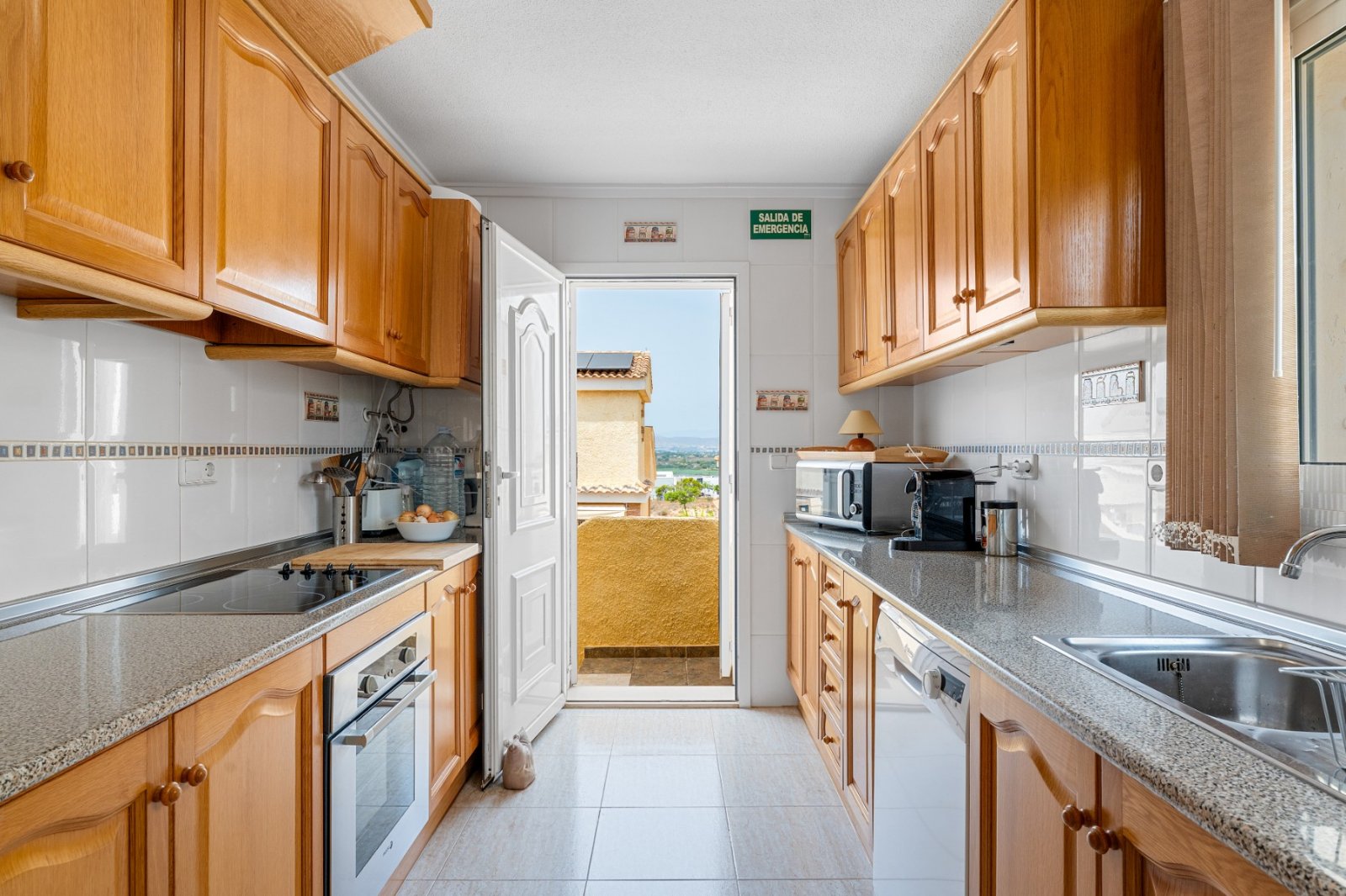 Detached villa with private pool for sale near Alicante | Quiet villa neighborhood | Costa Blanca
Palmhouses proudly presents this excell