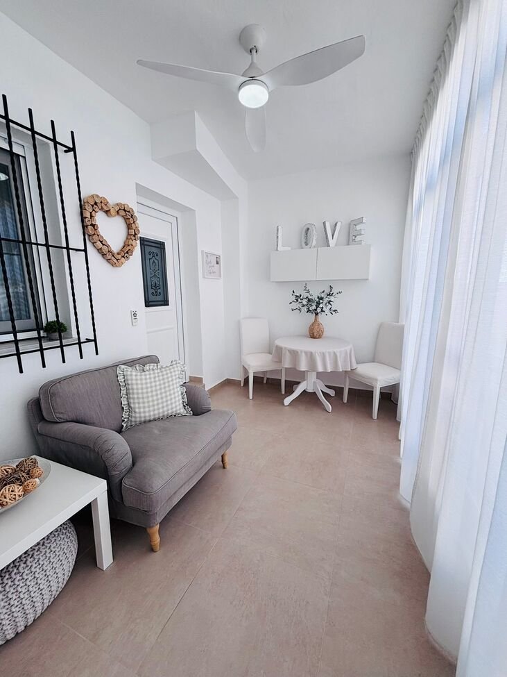 BEAUTIFULLY RENOVATED HOME WITH SUNNY PRIVATE GARDEN IN ORIHUELA COSTA
Property Overview
We are delighted to present this beauti