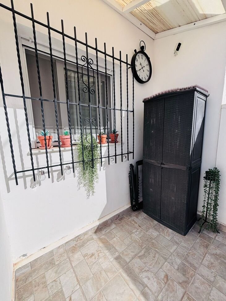 BEAUTIFULLY RENOVATED HOME WITH SUNNY PRIVATE GARDEN IN ORIHUELA COSTA
Property Overview
We are delighted to present this beauti