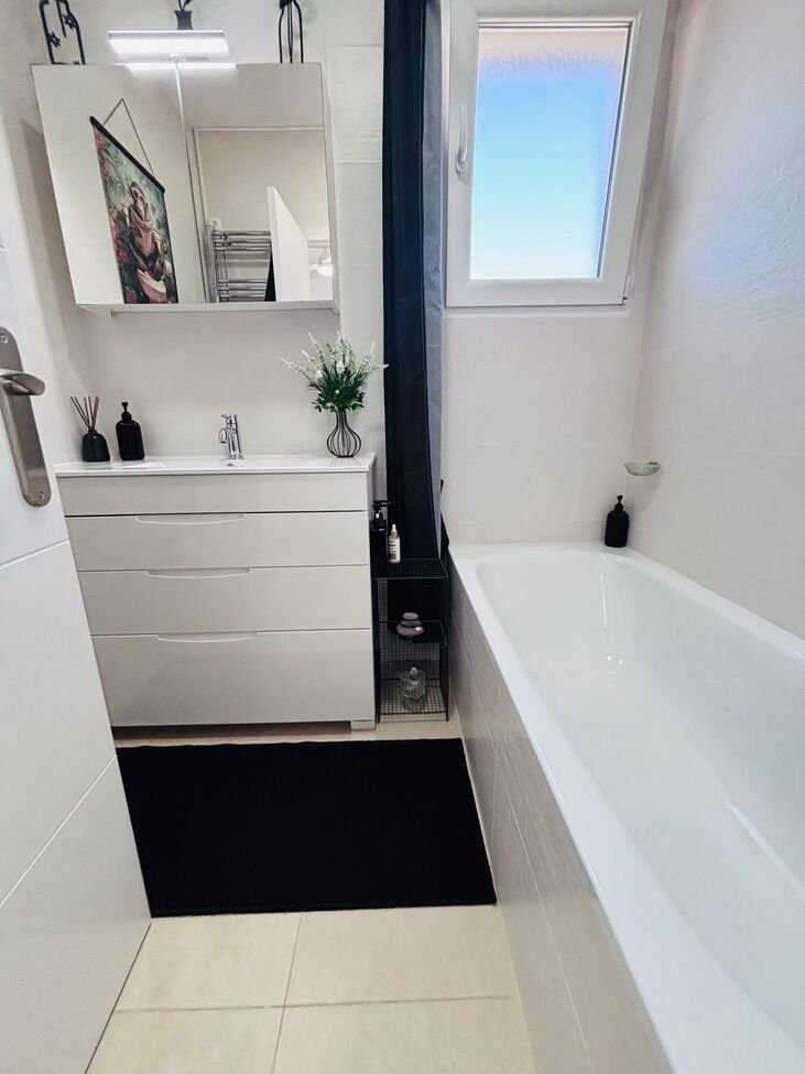 BEAUTIFULLY RENOVATED HOME WITH SUNNY PRIVATE GARDEN IN ORIHUELA COSTA
Property Overview
We are delighted to present this beauti