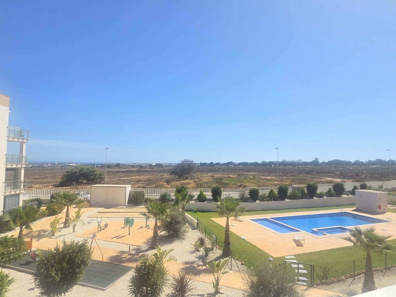 Elegantes mediterranes Wohnen in Villamartín Gardens, Orihuela Costa
Entdecken Sie modernes, mediterranes Wohnen in diesem wunderschön ausg