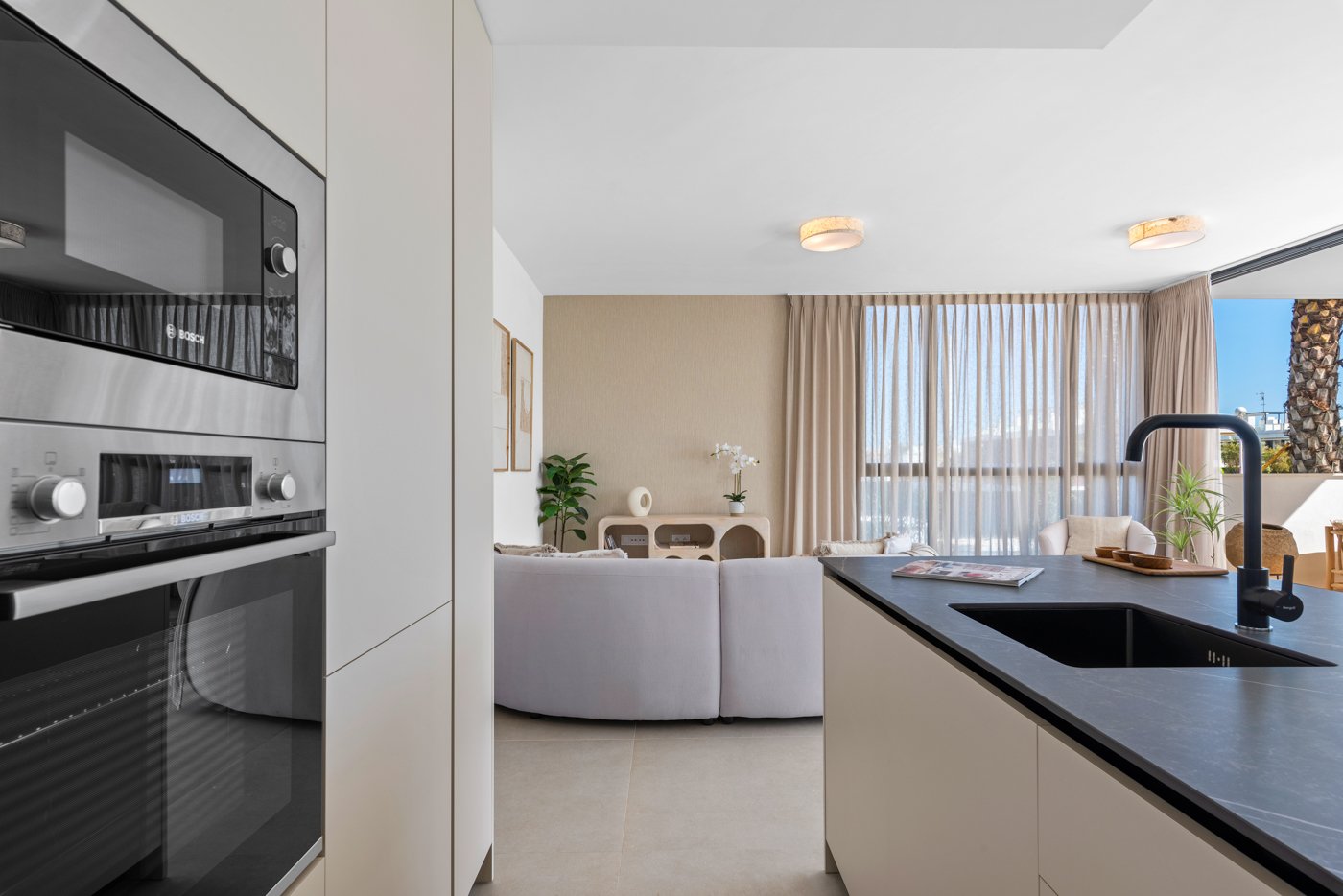 Dieses Wohnresort auf den charmanten Kleinen Inseln bietet ein einzigartiges Wohnerlebnis mit Meerblick. Es besteht aus 33 Immobilien, und die Bewohn