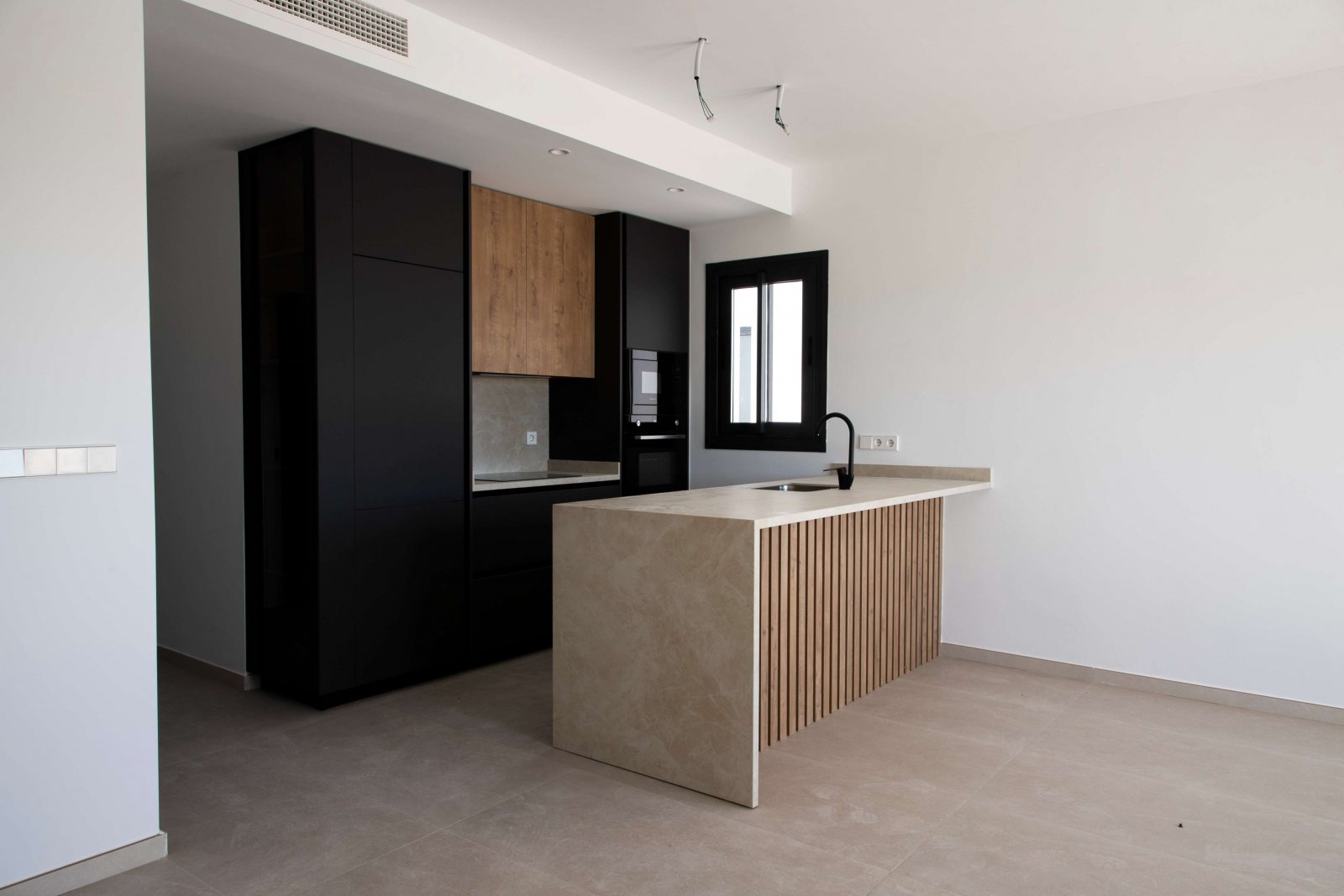  Im prestigeträchtigen Condado de Alhama gelegen, bietet diese Wohnanlage eine exklusive Auswahl von 21 Immobilien, darunter Apartments, Erdgeschosse 