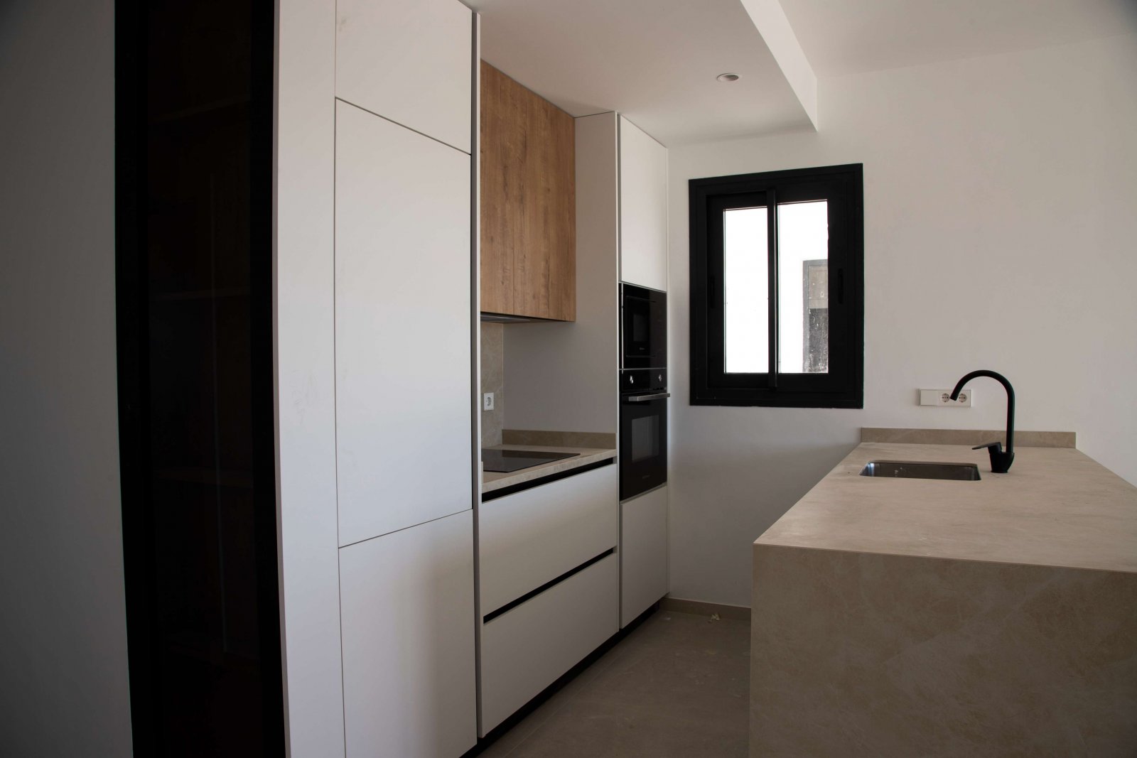  Im prestigeträchtigen Condado de Alhama gelegen, bietet diese Wohnanlage eine exklusive Auswahl von 21 Immobilien, darunter Apartments, Erdgeschosse 