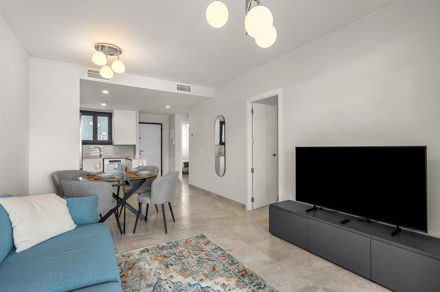 Exklusive, 2023 erbaute Wohnung im zweiten Stock der renommierten Wohnanlage Aire de TM – die perfekte Wahl für alle, die Komfort, Design und hohe Le