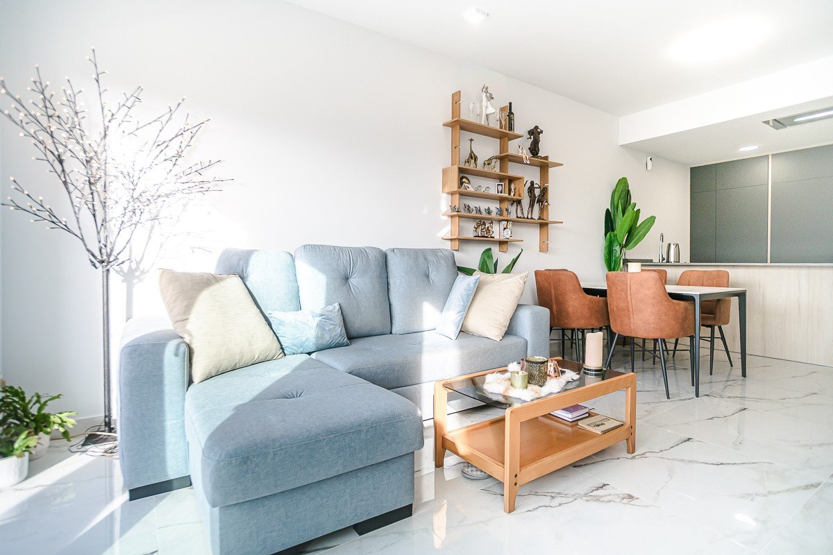 Modernes Penthouse mit riesigem Solarium in Orihuela Costa zu verkaufen Entdecken Sie dieses atemberaubende, nahezu neue Penthouse im Herzen von Ori