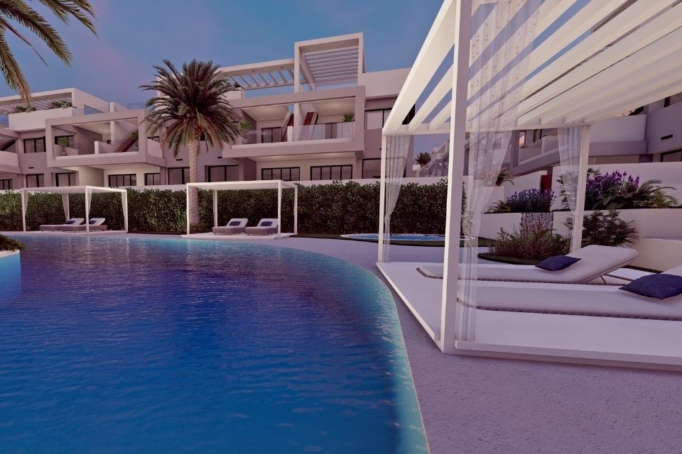  In der charmanten Stadt Torrevieja gelegen, bietet dieser Wohnkomplex eine Vielzahl von Wohnmöglichkeiten, die unterschiedlichen Bedürfnissen gerecht
