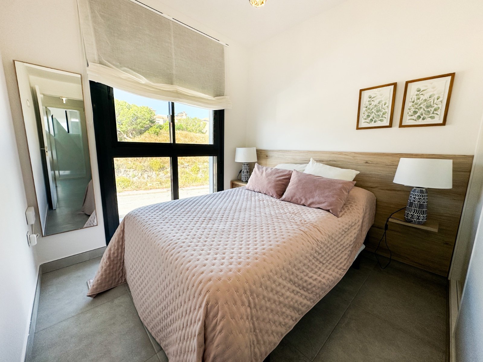 Modernes Bungalow im Obergeschoss zum Verkauf in Orihuela Costa
Wunderschönes, neuwertiges Bungalow im Obergeschoss in der begehrten Gegend