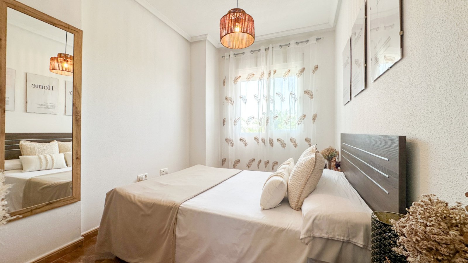 Renovierte Wohnung in der Nähe des Yachthafens Guardamar del Segura zu verkaufen.

Diese renovierte 2-Zimmer-Wohnung mit 2