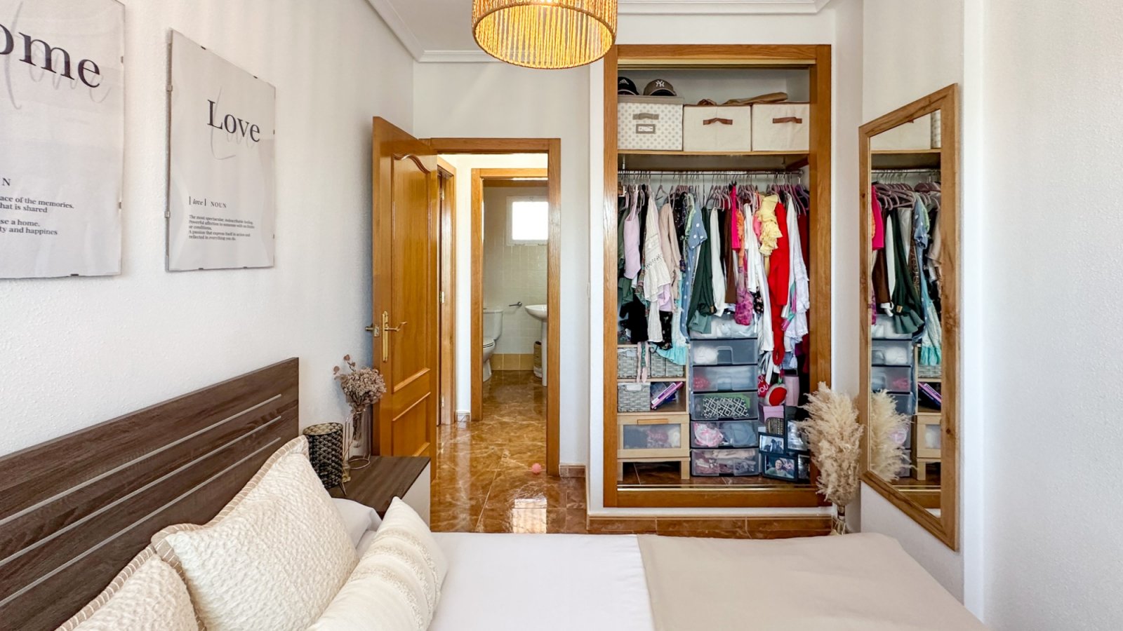 Renovierte Wohnung in der Nähe des Yachthafens Guardamar del Segura zu verkaufen.

Diese renovierte 2-Zimmer-Wohnung mit 2