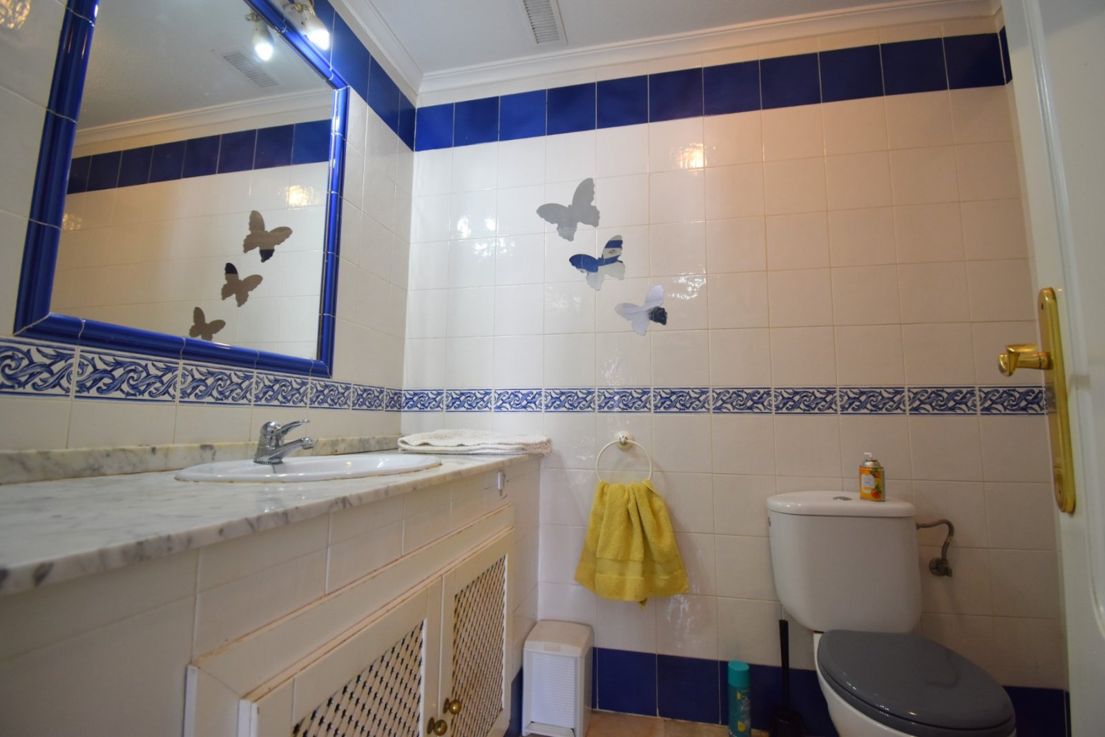This East Facing, Two Bedroom, Second Floor Apartment in Villamartin is located in a superb position on the Orihuela Costa, just ten metres from the