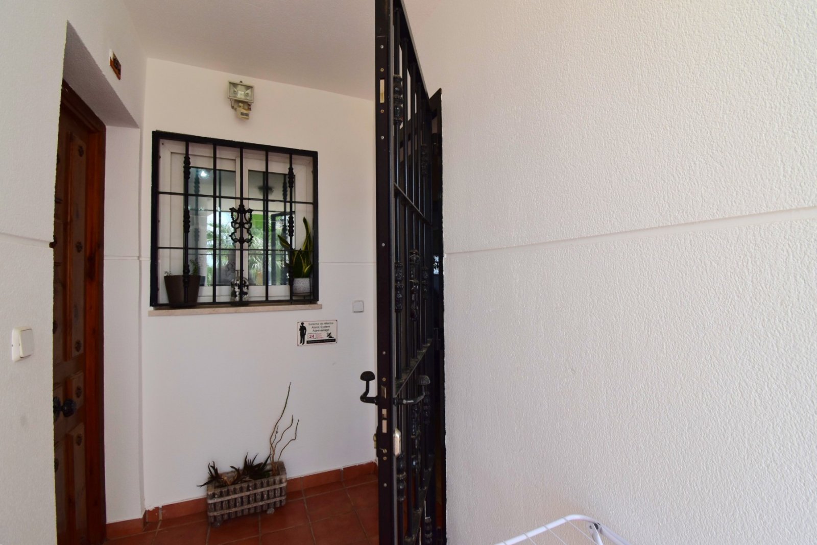 This East Facing, Two Bedroom, Second Floor Apartment in Villamartin is located in a superb position on the Orihuela Costa, just ten metres from the