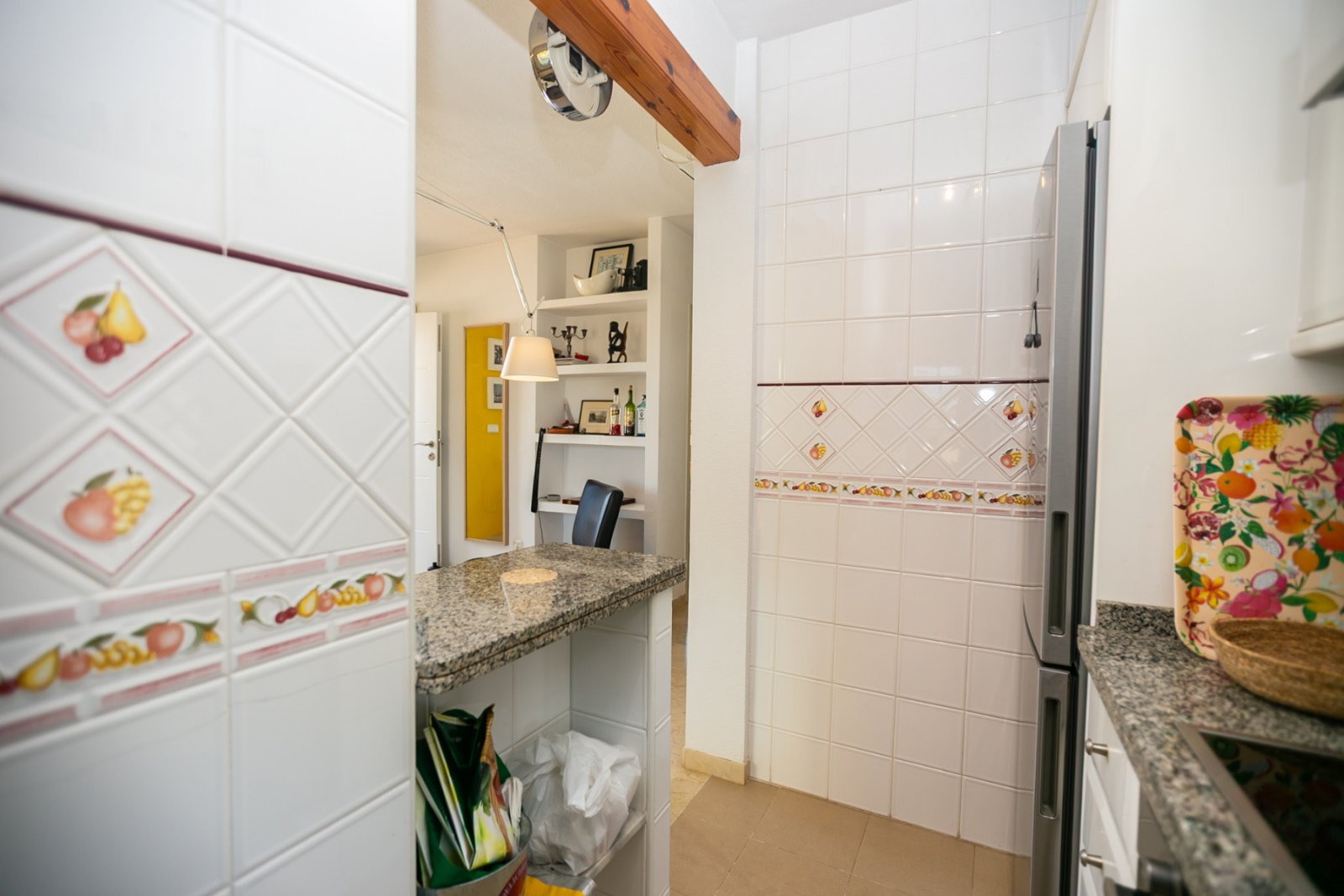 Entdecken Sie diesen wunderschönen Bungalow im Obergeschoss in der beliebten Wohnanlage Residencial Jerez in Playa Flamenca, einer der begehrtesten W