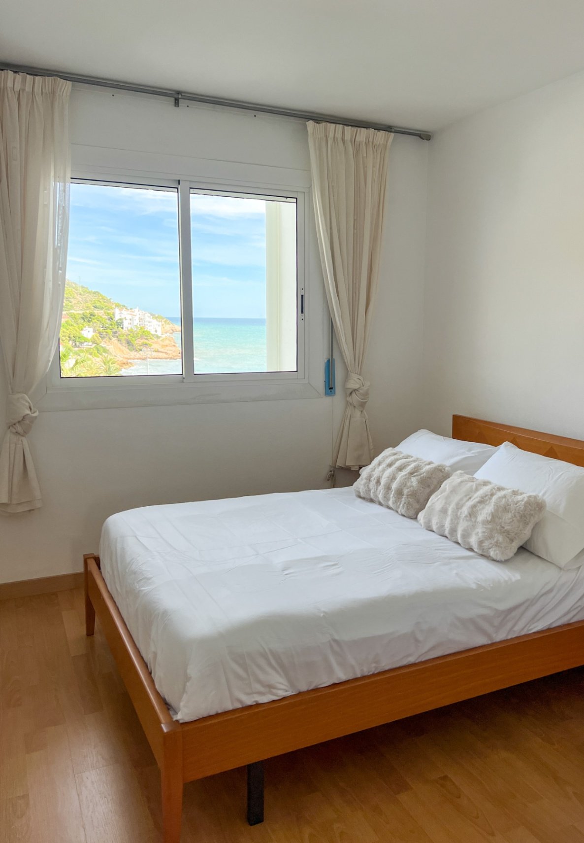Wohnung direkt am Aiguadolç Strand, mit 3 Schlafzimmern und 2 Badezimmern. Jeder, der zum ersten Mal hereinkommt, ist sprachlos über die atemberau