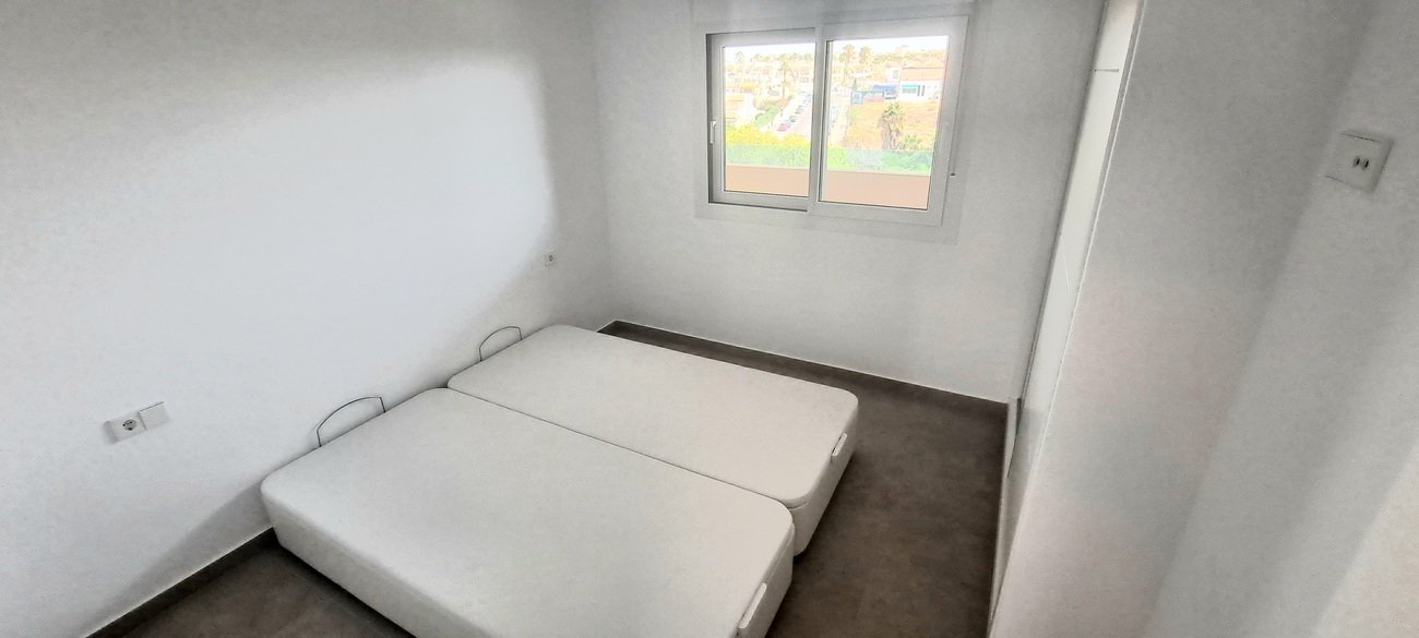 Don miss out on this unique opportunity to acquire an absolutely fantastic apartment in the newly developed Flamenca Sun located in the popular Pla