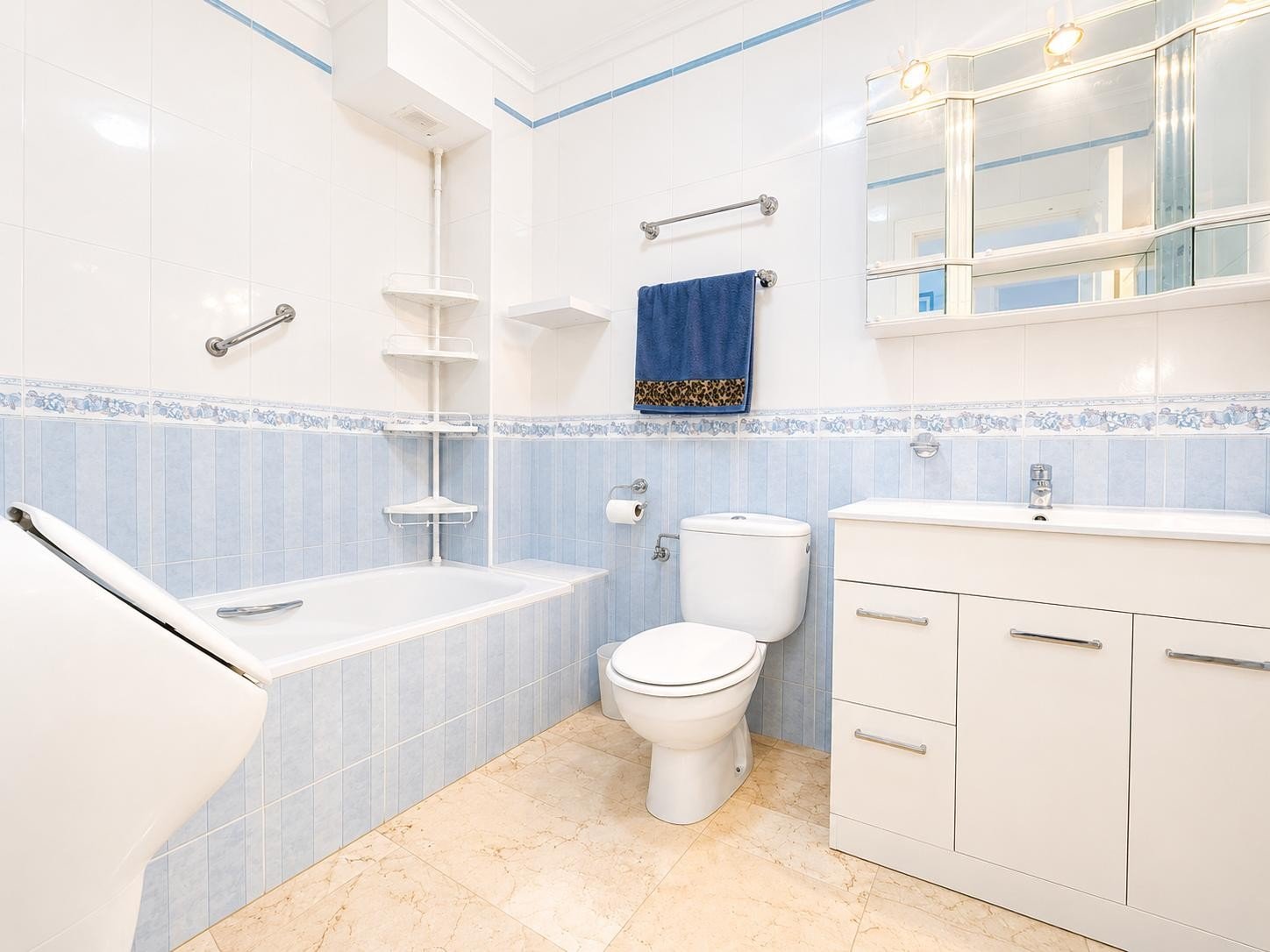 Welcome to this beautifully presented 2-bedroom, 2-bathroom first floor apartment, ideally situated in the highly desirable area of Los Dolses, perf