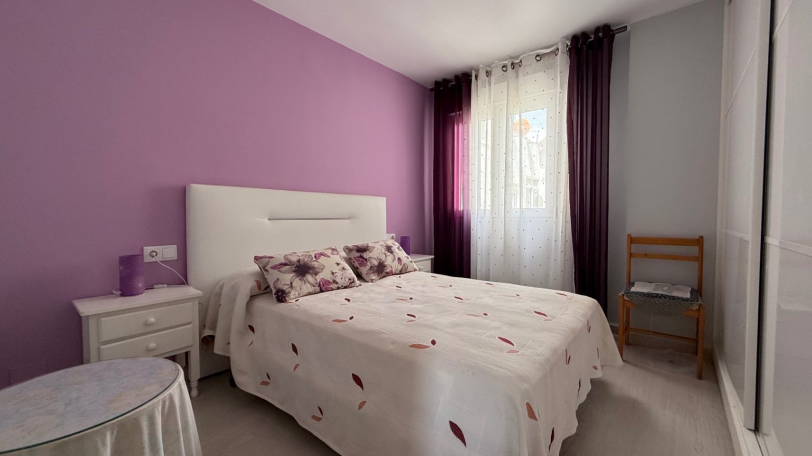 Komplett renovierte Wohnung in erster Meereslinie mit 3 Schlafzimmern.

Entdecken Sie die perfekte Mischung aus Luxus, Kom