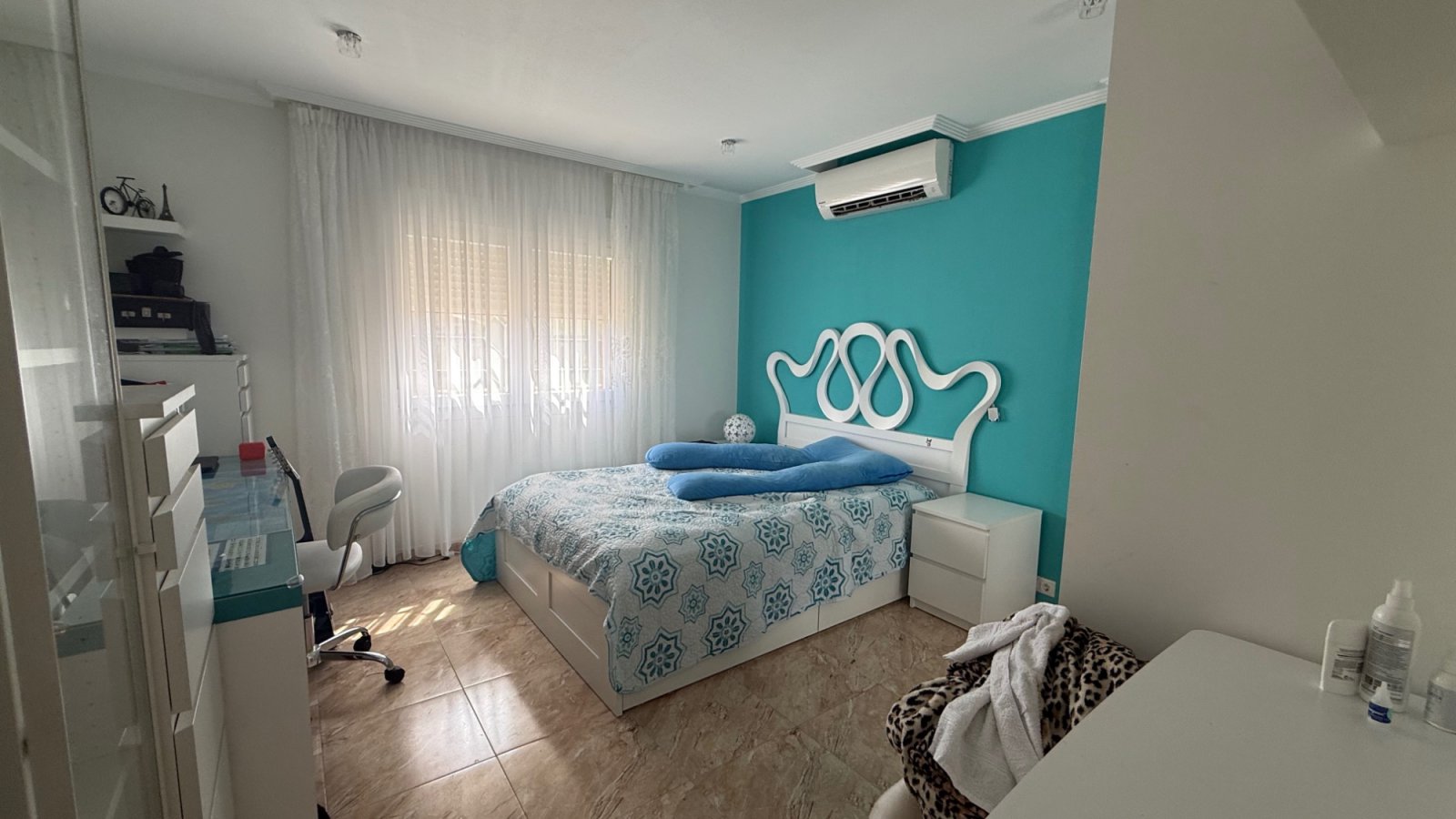 Makellose 7-Schlafzimmer-Villa mit Salzwasserpool in Los Balcones

Entdecken Sie diese außergewöhnliche, komplett renovier