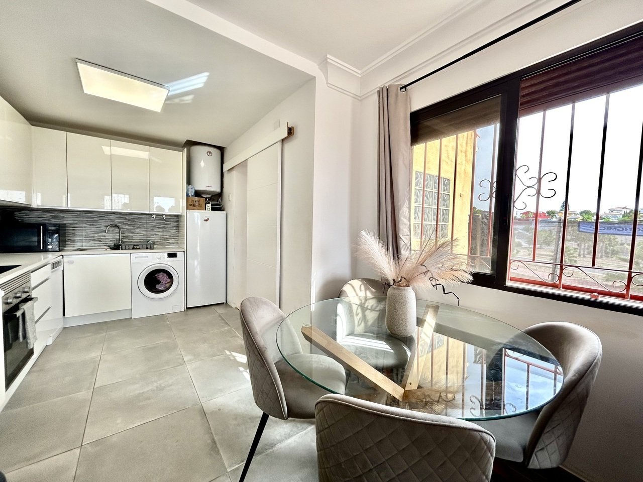 Elegant Detached Villa with Panoramic Sea Views in Prestigious Blue Lagoon, Villamartín
Experience the very best of Mediterranean living w