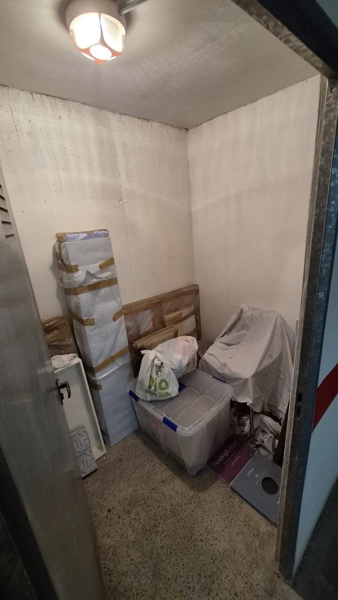 Spektakuläre Luxuswohnung mit 4 Schlafzimmern, die in 3 geräumige Schlafzimmer mit Ankleidezimmern umgewandelt wurden.

Di
