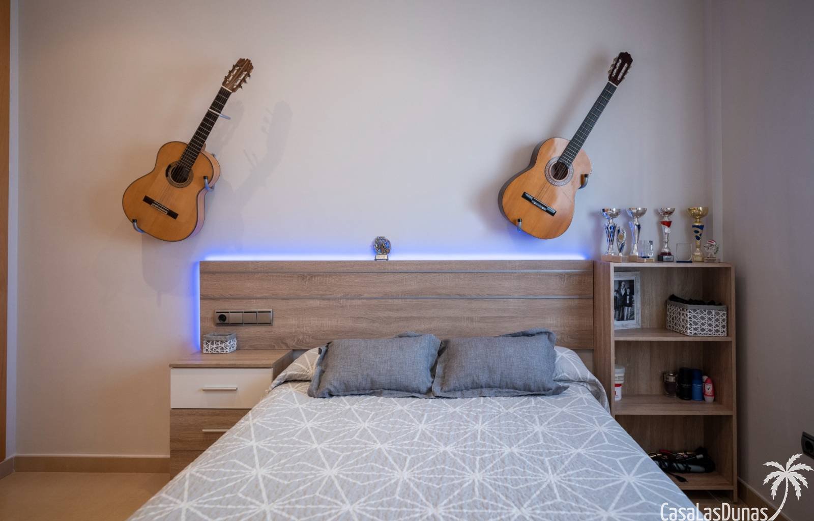 Suchen Sie Ruhe und gleichzeitig alle Annehmlichkeiten, um ein luxuriöses Leben zu führen? Dann ist diese Luxusvilla das Haus, von dem Sie schon imme