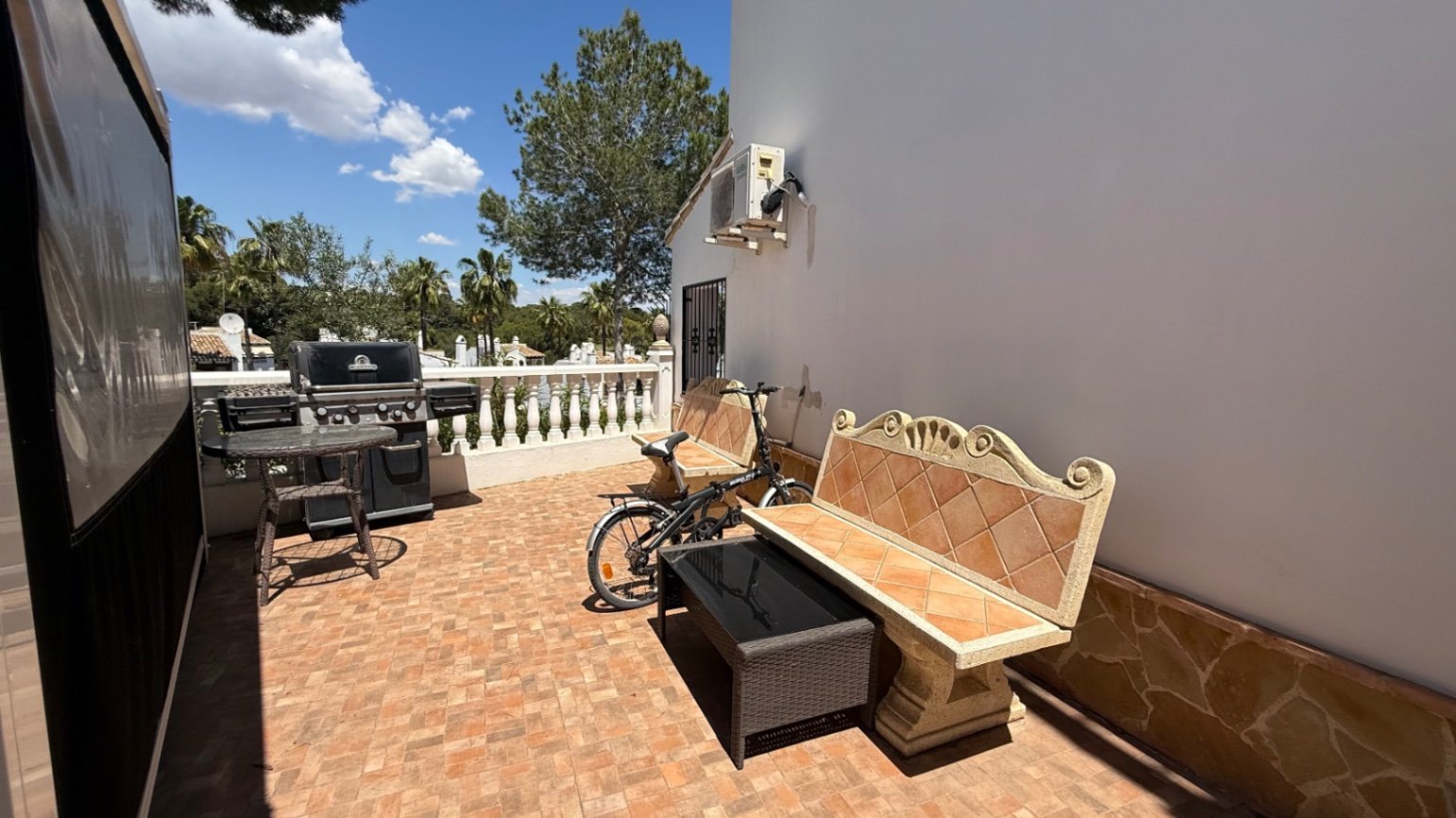 Charmantes Einfamilienhaus in Orihuela CostaDieses atemberaubende Einfamilienhaus in der malerischen Stadt Orihuela, Alicante, bietet ein außergewöhn