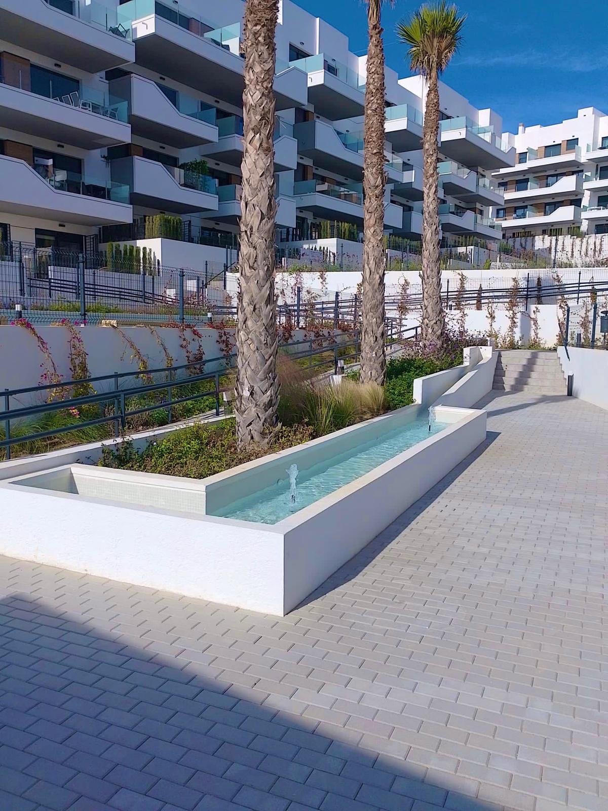 Charming Apartment in Orihuela
Welcome to this delightful two-bedroom apartment located in the picturesque area of Costa Blanca Sur, Orihu