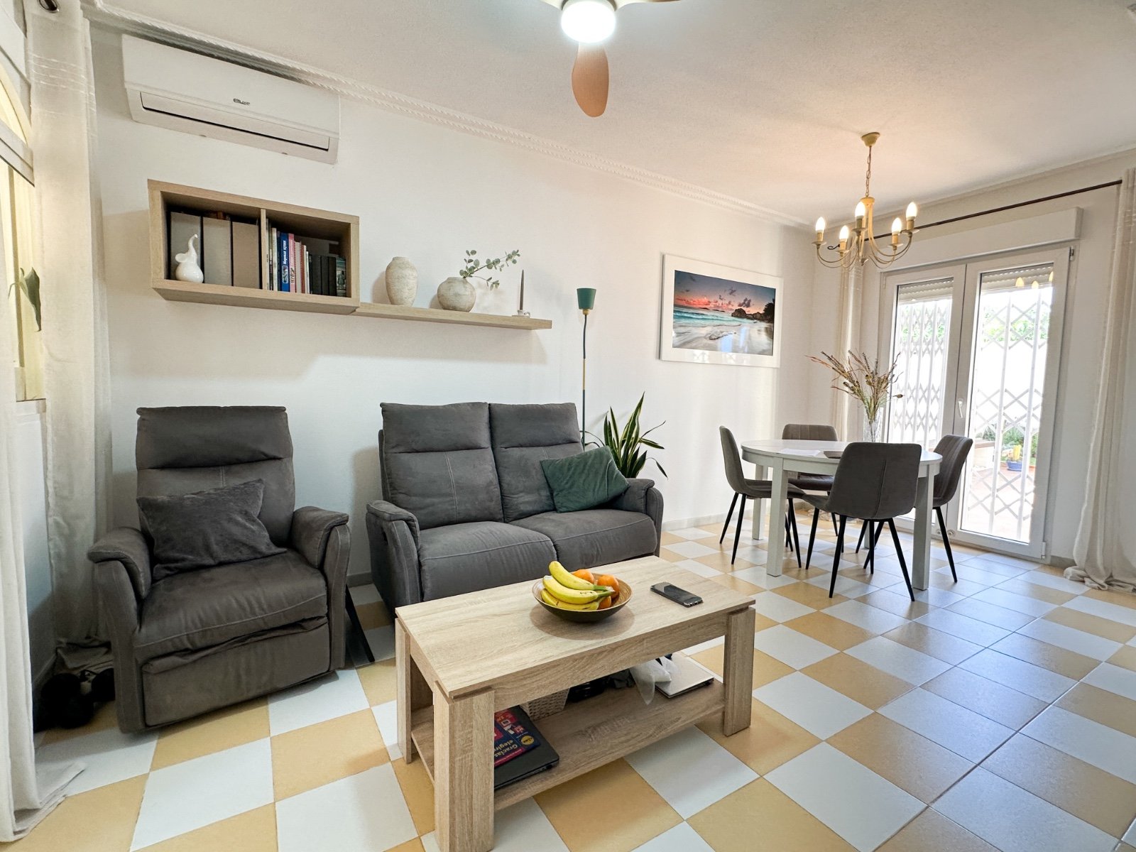 reistehende Villa mit 3 Schlafzimmern in Aguas Nuevas | Bestlage nahe La Purísima

Objektbeschreibung: Diese außergewöhnli
