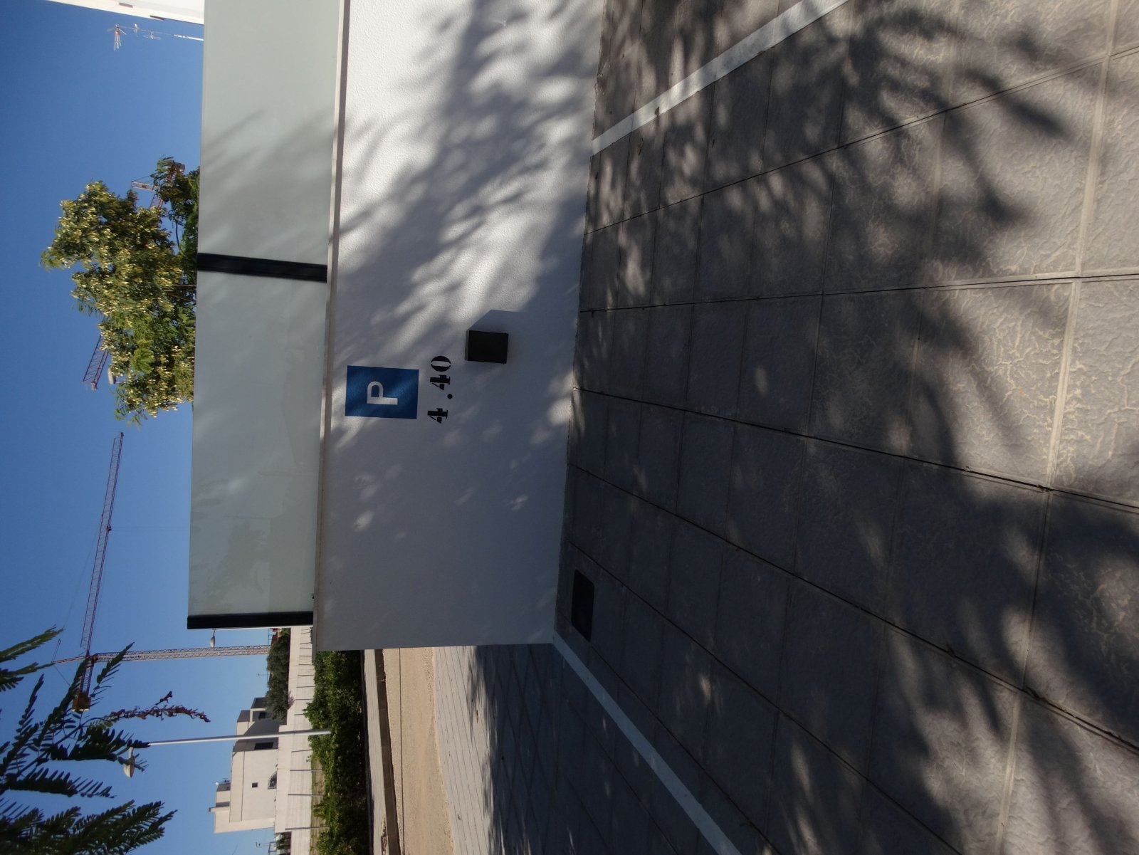 Im charmanten Ort Pilar de la Horadada gelegen, bietet dieser exklusive Bungalow eine einzigartige Gelegenheit, das Leben an der Costa Blanca zu geni