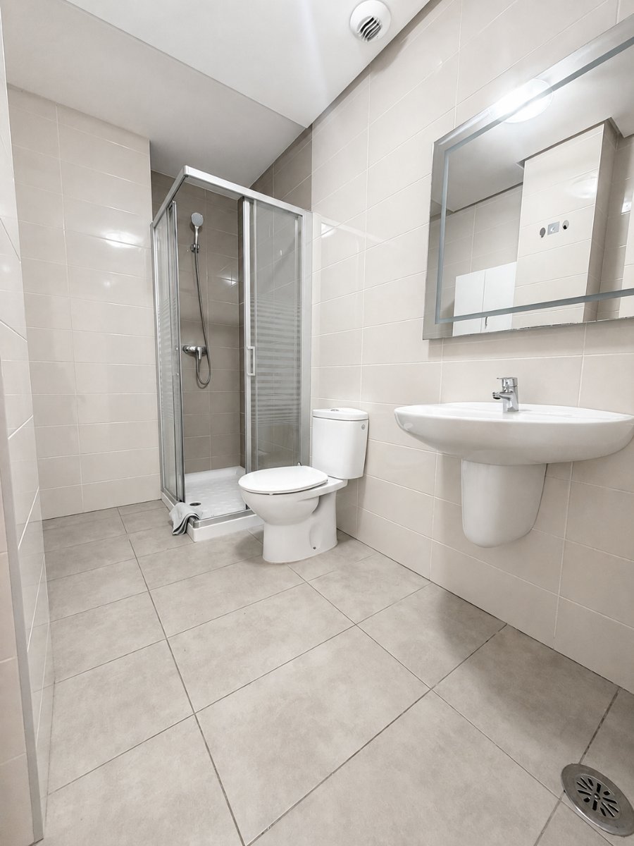 Don’t miss this fantastic opportunity to own a beautiful modern apartment in the highly sought-after and ever-popular area of Los Dolses. 