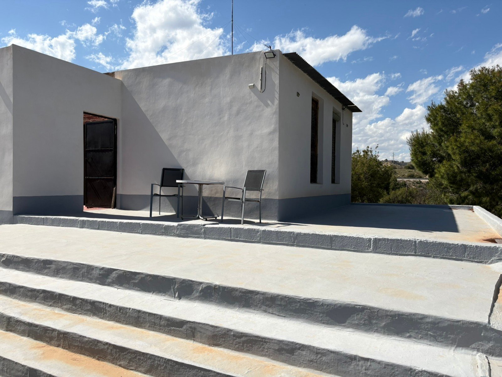Renovated 4-Bedroom Country Villa Near Elche & Aspe

Set in a countryside location on the outskirts of Elche, thi