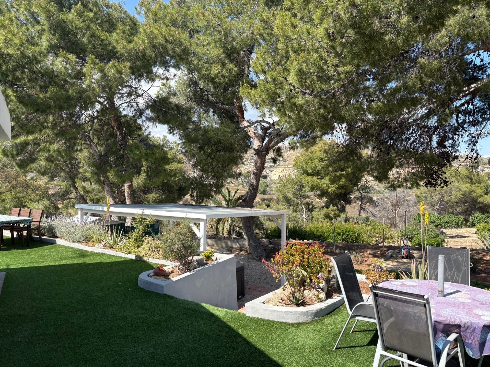 Renovated 4-Bedroom Country Villa Near Elche & Aspe

Set in a countryside location on the outskirts of Elche, thi