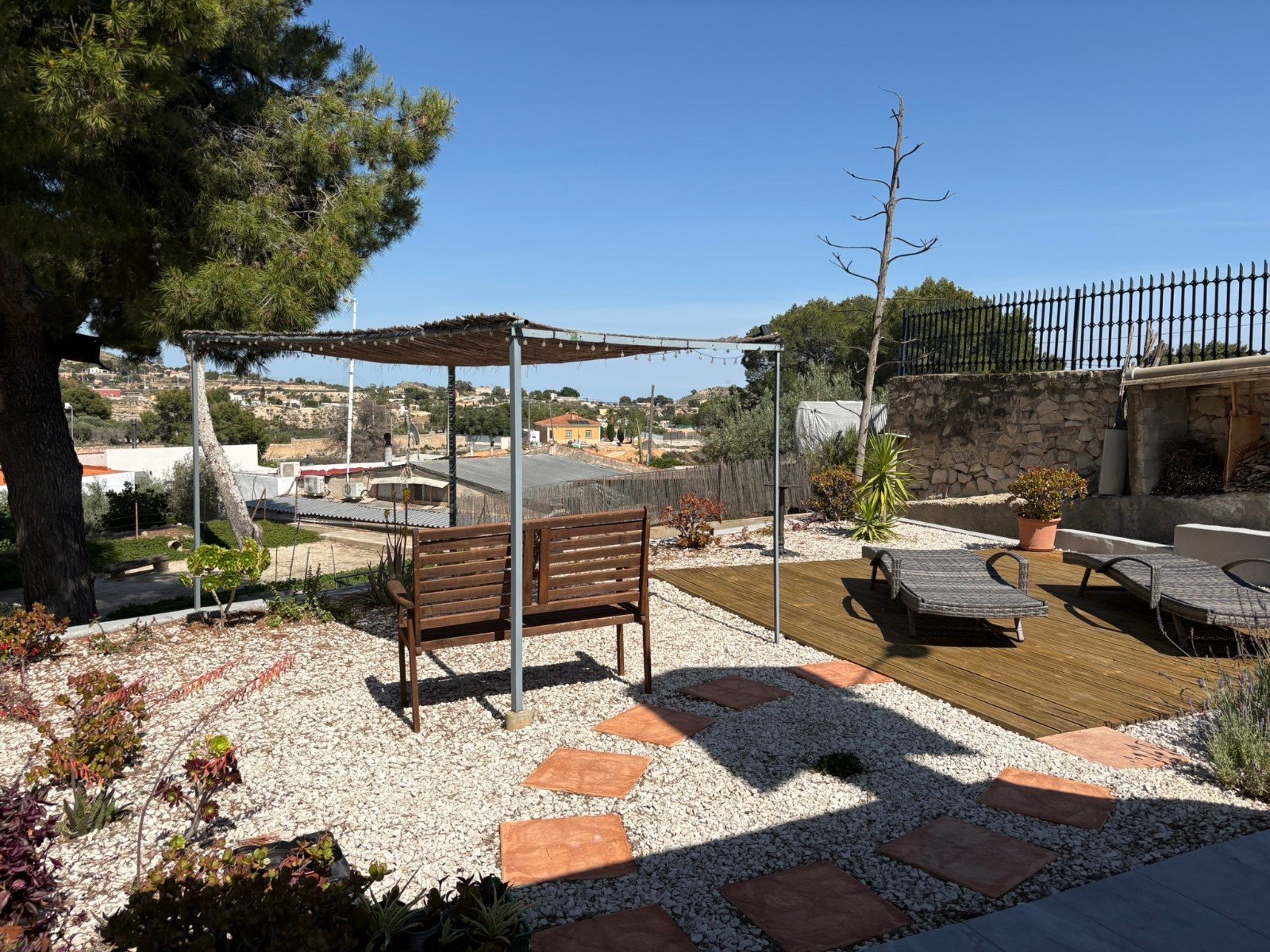 Renovated 4-Bedroom Country Villa Near Elche & Aspe

Set in a countryside location on the outskirts of Elche, thi