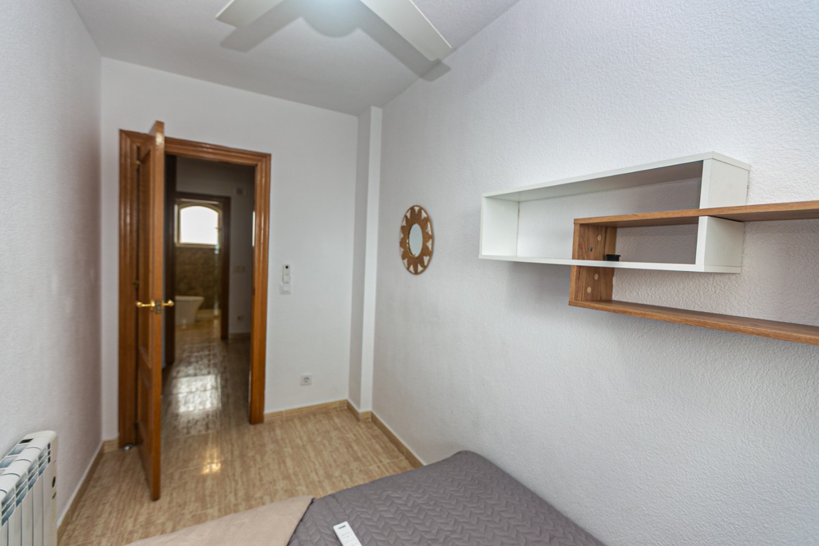 Charmante Maisonette in der bekannten Wohnanlage Aguamarina in Cabo Roig, einer der attraktivsten Küstengegenden der Orihuela Costa. Die Wohnanlage b
