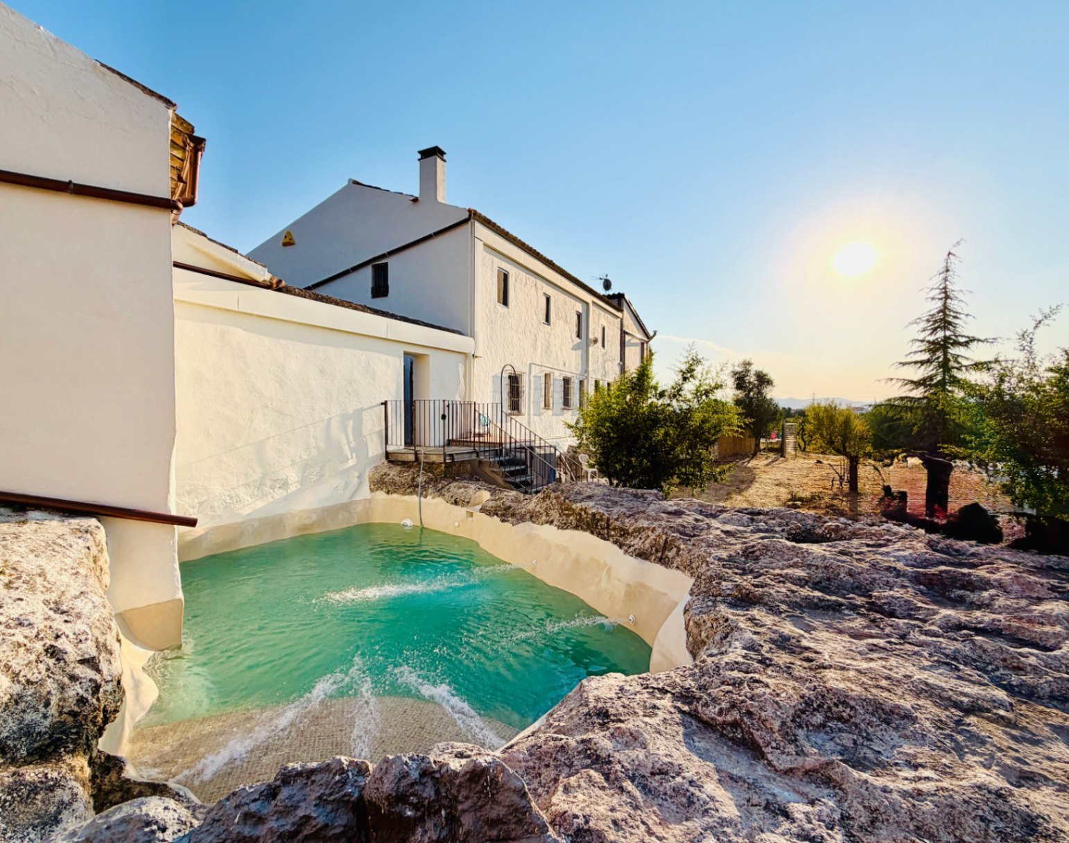 Canyelles: Wunderschön renovierte Masia aus den 1850er Jahren mit Natursteinpool – Langzeitmiete
Lage: Landschaft nahe Olèrdola (Region Penedès), 3 km nach V Canyelles: Wunderschön renovierte Masia aus den 1850er Jahren mit Natursteinpool – Langzeitmiete
Lage: Landschaft nahe Olèrdola (Region Penedès), 3 km nach V