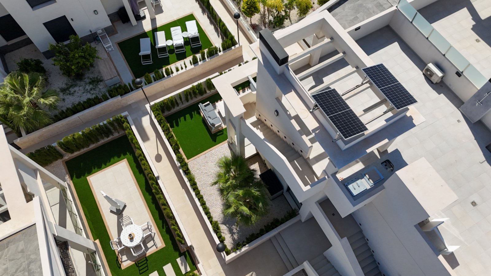  ​Genießen Sie erstklassigen mediterranen Lifestyle in dieser ultramodernen, 2024 erbauten Wohnung in Ciudad Quesada. Das energieeffiziente Objekt bes