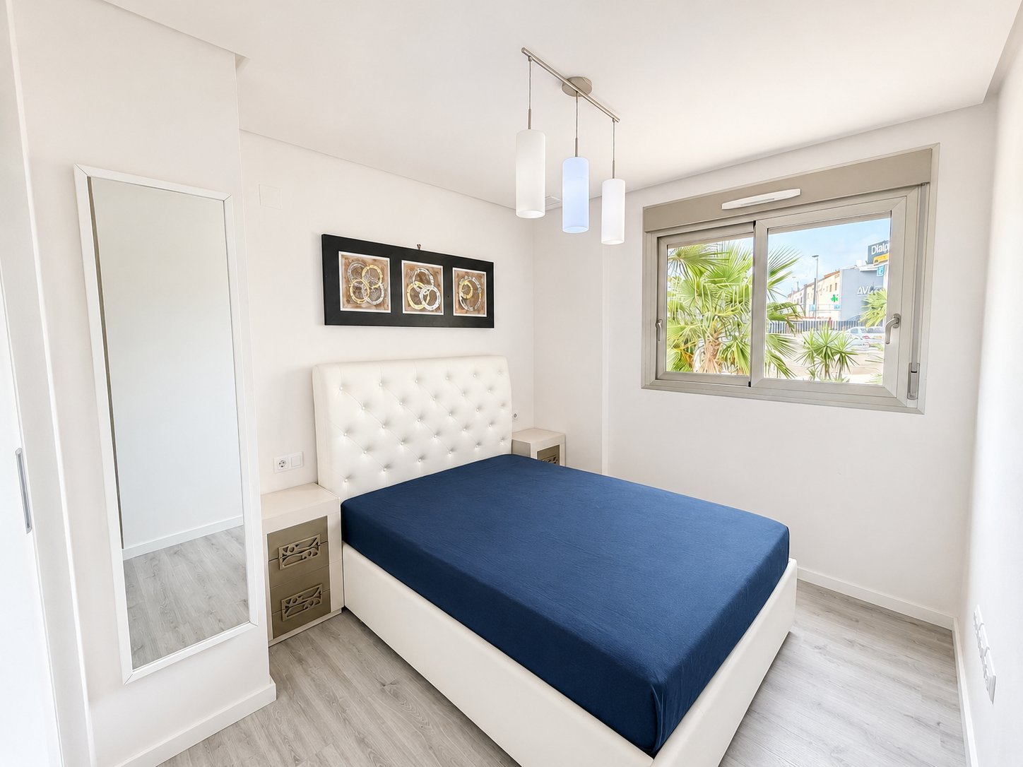 Don’t miss this fantastic opportunity to own a beautiful modern apartment in the highly sought-after and ever-popular area of Los Dolses. 