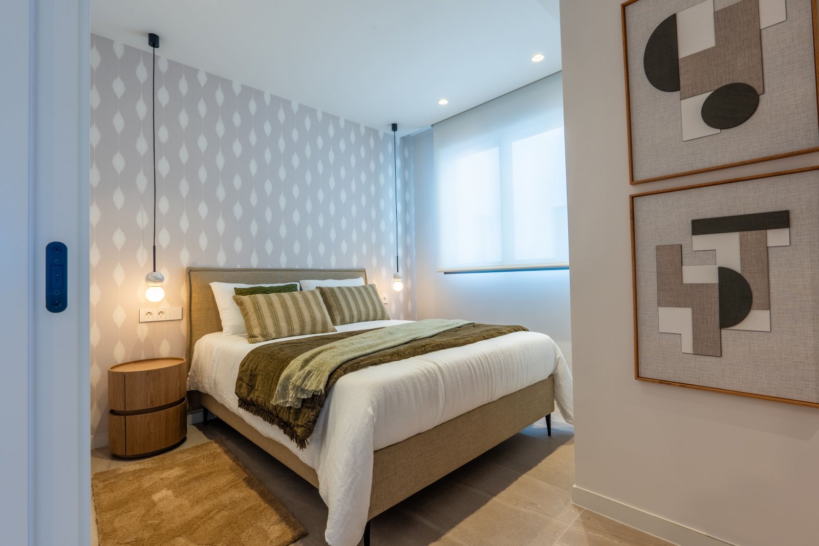 In der charmanten Stadt Guardamar del Segura gelegen, bietet diese exklusive Wohnanlage eine Auswahl von 13 Wohnungen, darunter Apartments, Erdgescho