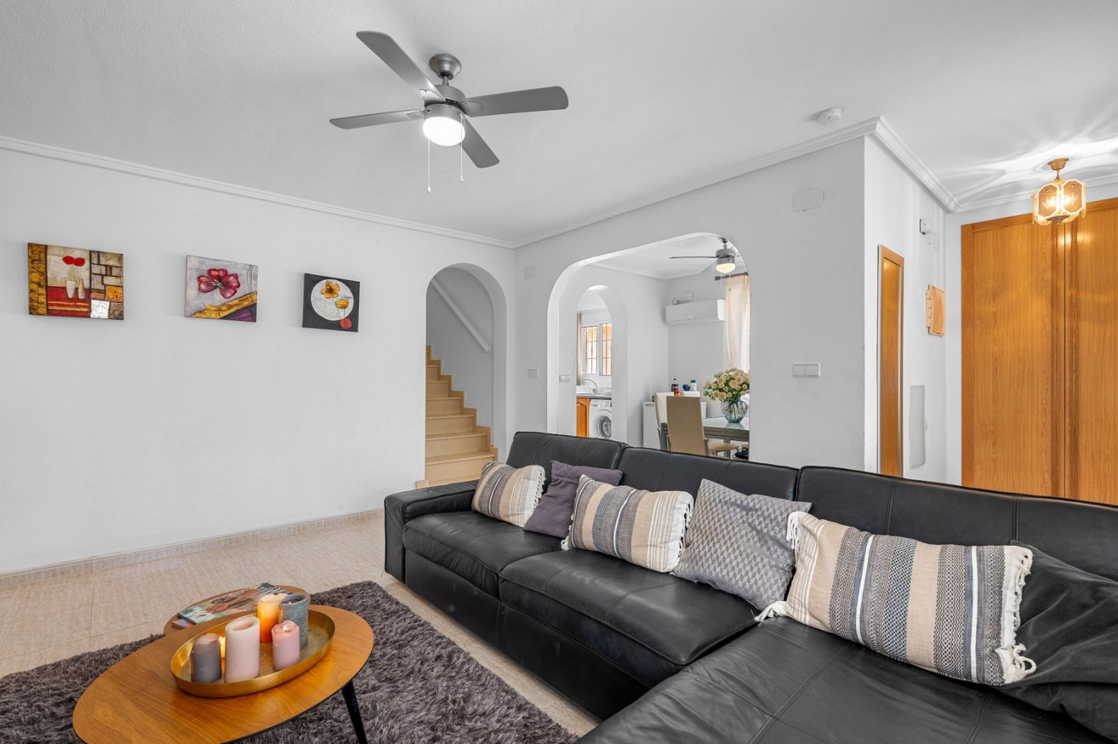 Detached villa with private pool for sale near Alicante | Quiet villa neighborhood | Costa Blanca
Palmhouses proudly presents this excell