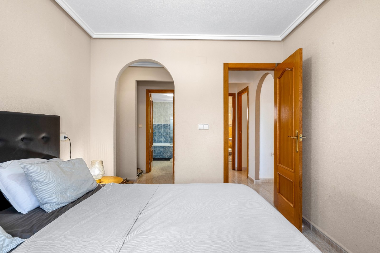 Detached villa with private pool for sale near Alicante | Quiet villa neighborhood | Costa Blanca
Palmhouses proudly presents this excell