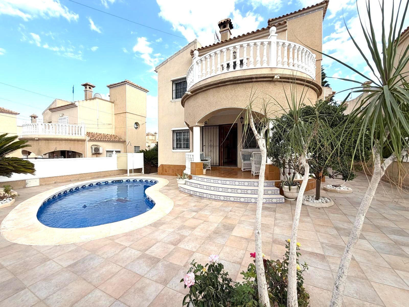  &amp;#13;&amp;#13;
Geräumige und geschmackvoll eingerichtete freistehende Villa in der Nähe von Villamartín, im Gemeindegebiet von San Migu
