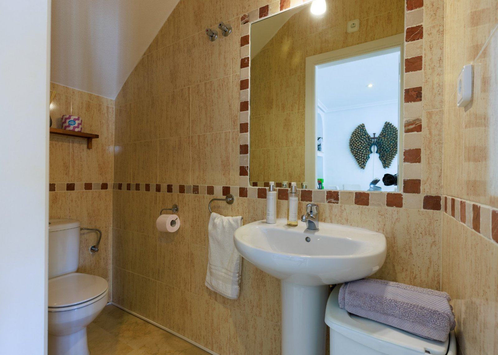2 Schlafzimmer | 2 Badezimmer | Privates Solarium | 34 m² Untergeschoss | Gemeinschaftspool | Südwestlage | Voll möbliert
Dieses wunderschö