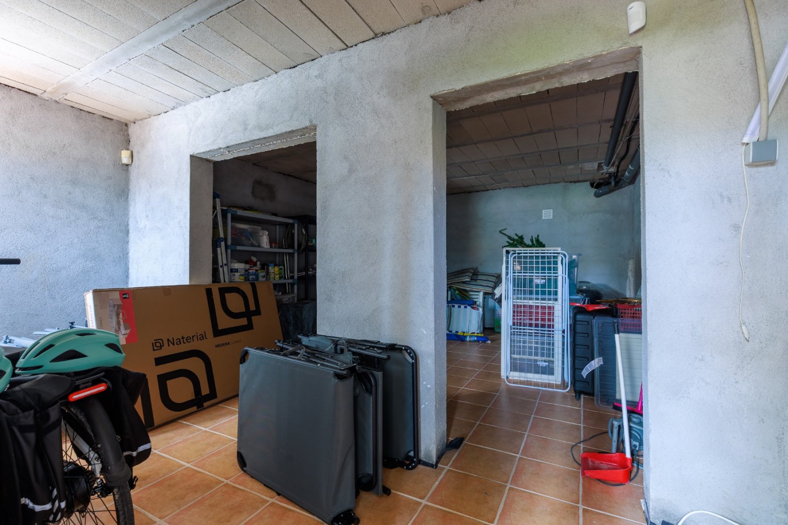 2 Schlafzimmer | 2 Badezimmer | Privates Solarium | 34 m² Untergeschoss | Gemeinschaftspool | Südwestlage | Voll möbliert
Dieses wunderschö