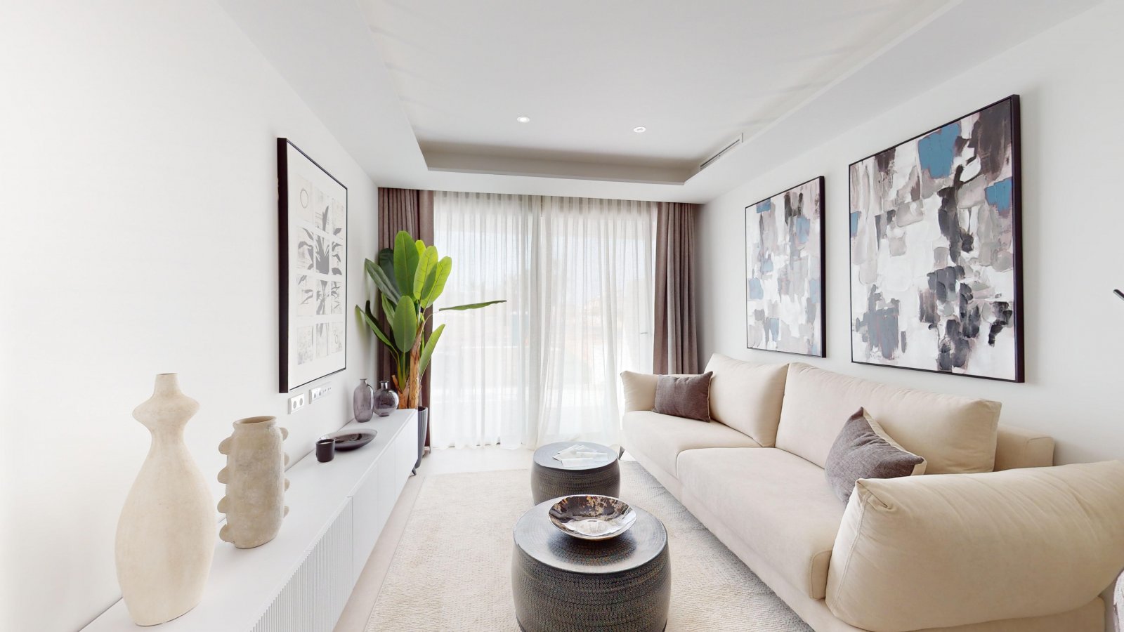  In der prestigeträchtigen Gegend von Cabo Roig gelegen, bietet diese Wohnanlage eine Auswahl von 23 Immobilien, darunter Apartments, Erdgeschosswohnu
