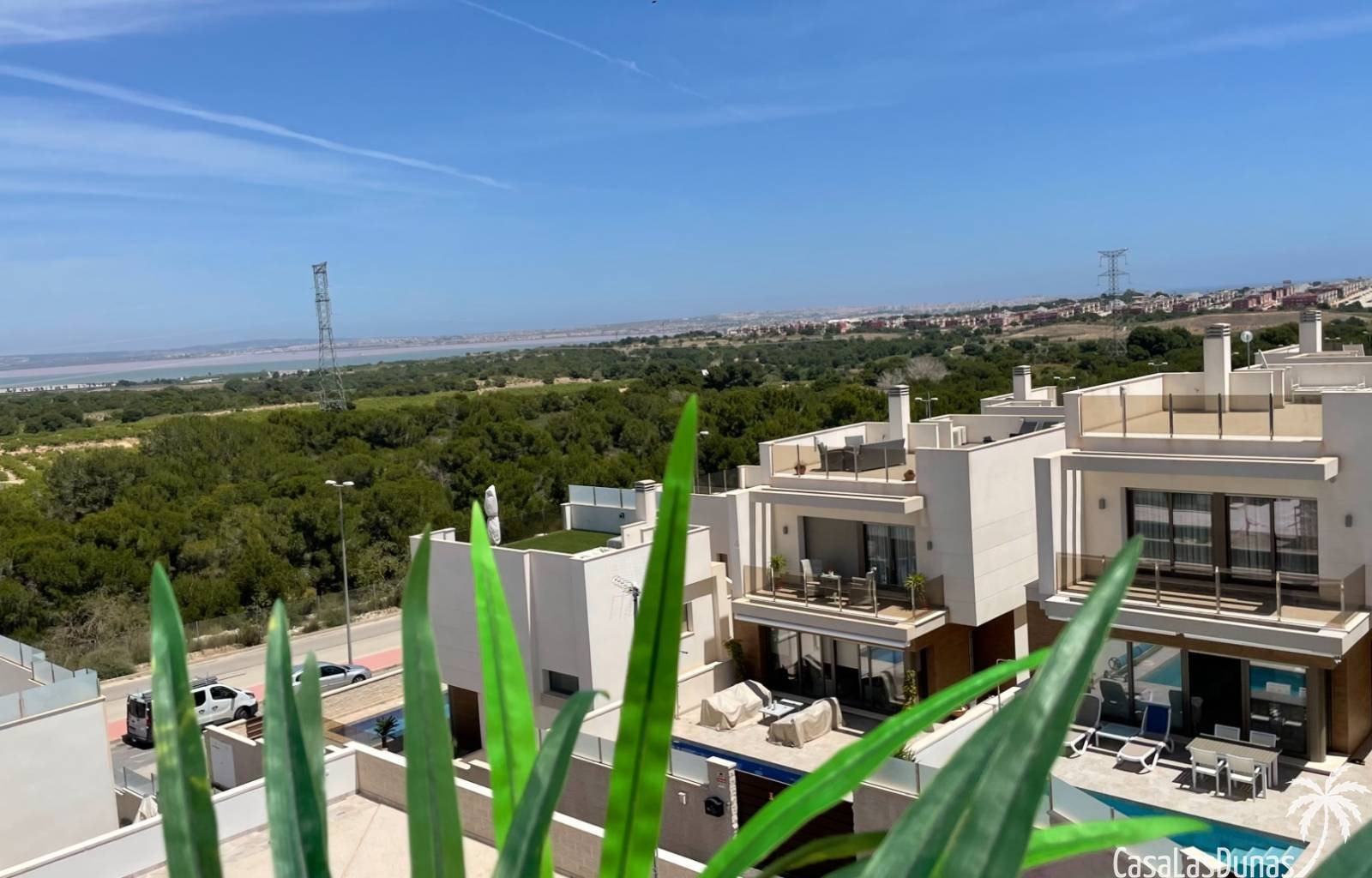 Achtung! Der Preis in der Nebensaison beträgt ab dem 1. Januar 2027 973 € pro Woche.
Atemberaubende neue Villa mit privatem Pool. Genießen Sie Luxus